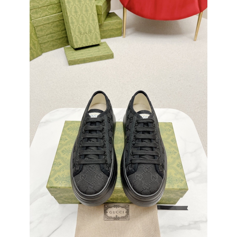 G*u*i casual shoes
